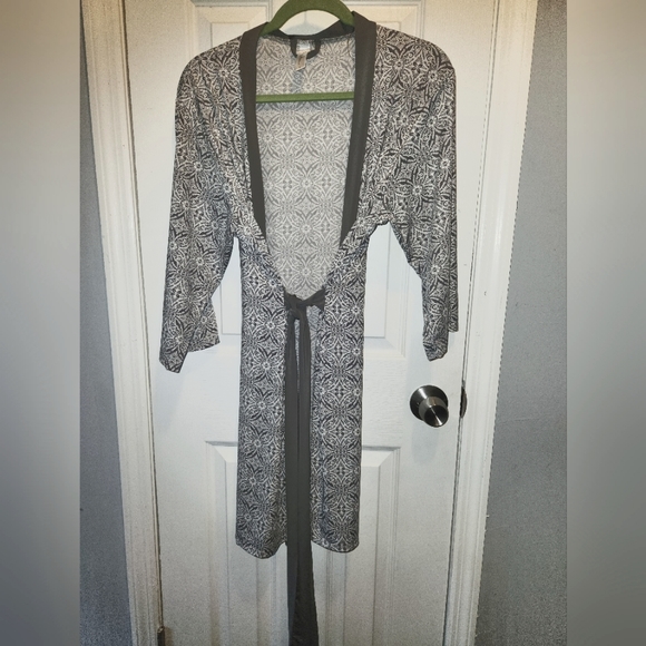 Marilyn Monroe intimates lightweight robe - Picture 1 of 5